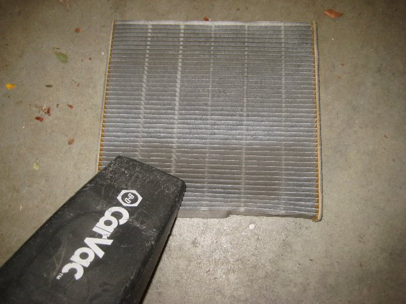 Honda-Odyssey-Cabin-Air-Filter-Replacement-Guide-025