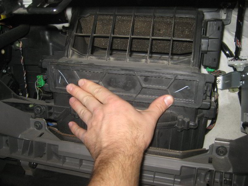 Honda Odyssey Cabin Air Filter Replacement Guide 031