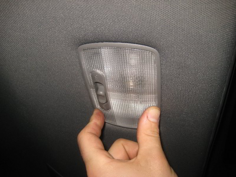 Honda-Odyssey-Cargo-Area-Light-Bulb-Replacement-Guide-013