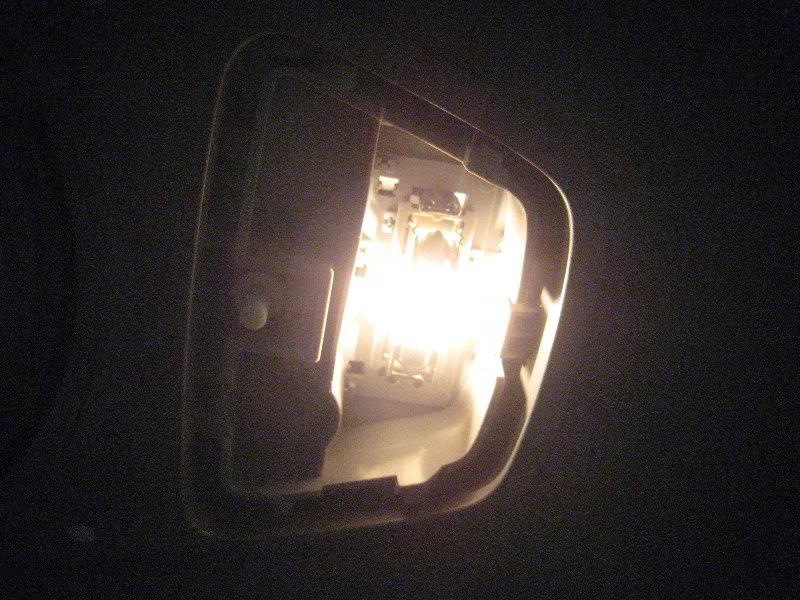Honda-Odyssey-Dome-Light-Bulbs-Replacement-Guide-015
