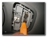 Honda-Odyssey-Dome-Light-Bulbs-Replacement-Guide-007