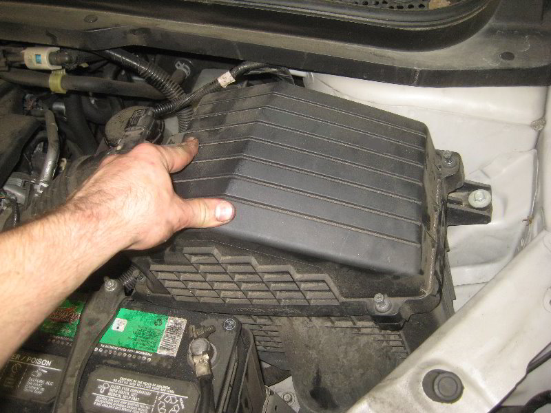 Honda-Odyssey-Engine-Air-Filter-Replacement-Guide-013