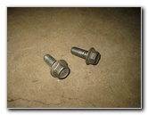 Honda-Odyssey-Front-Brake-Pads-Replacement-Guide-012