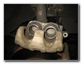 Honda-Odyssey-Front-Brake-Pads-Replacement-Guide-014
