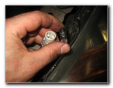 Honda-Odyssey-Headlight-Bulbs-Replacement-Guide-016