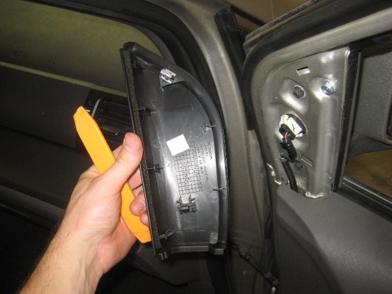 Honda-Odyssey-Interior-Door-Panel-Removal-Guide-003