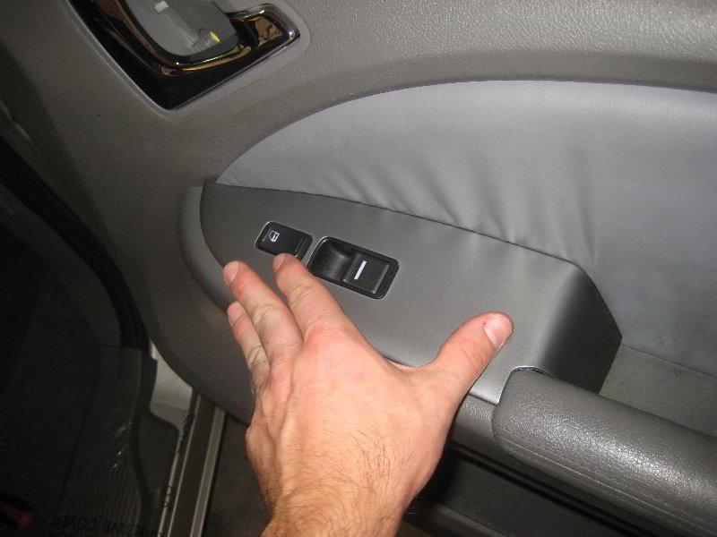Honda-Odyssey-Interior-Door-Panel-Removal-Guide-058