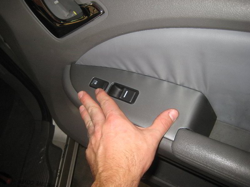 Honda-Odyssey-Interior-Door-Panel-Removal-Guide-058
