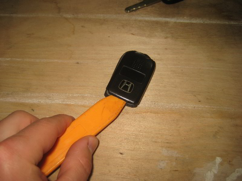 Honda-Odyssey-Key-Fob-Battery-Replacement-Guide-004