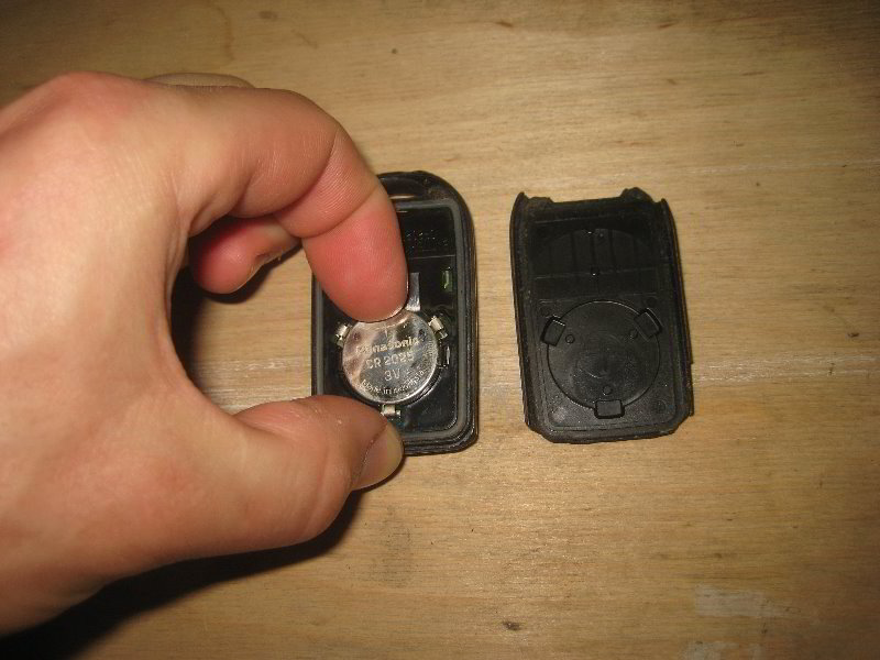 Honda-Odyssey-Key-Fob-Battery-Replacement-Guide-006