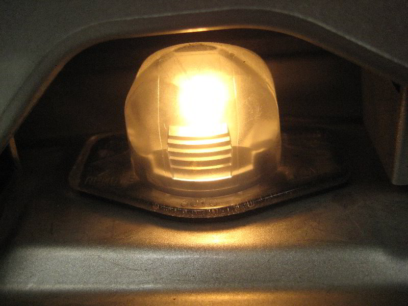 Honda-Odyssey-License-Plate-Light-Bulbs-Replacement-Guide-018