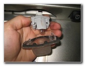 Honda-Odyssey-License-Plate-Light-Bulbs-Replacement-Guide-009