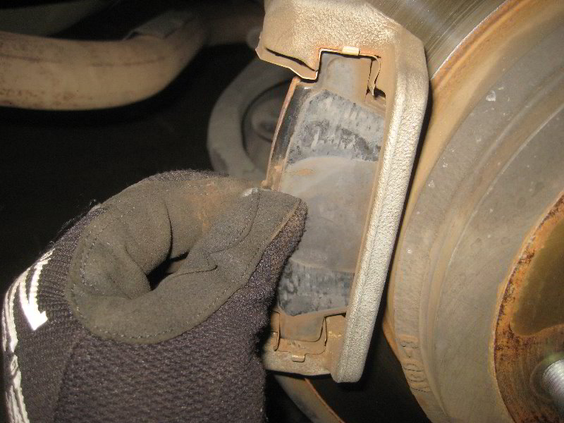 Honda-Odyssey-Rear-Disc-Brake-Pads-Replacement-Guide-025