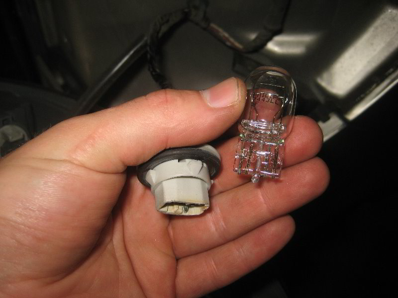 Honda-Odyssey-Tail-Light-Bulbs-Replacement-Guide-016