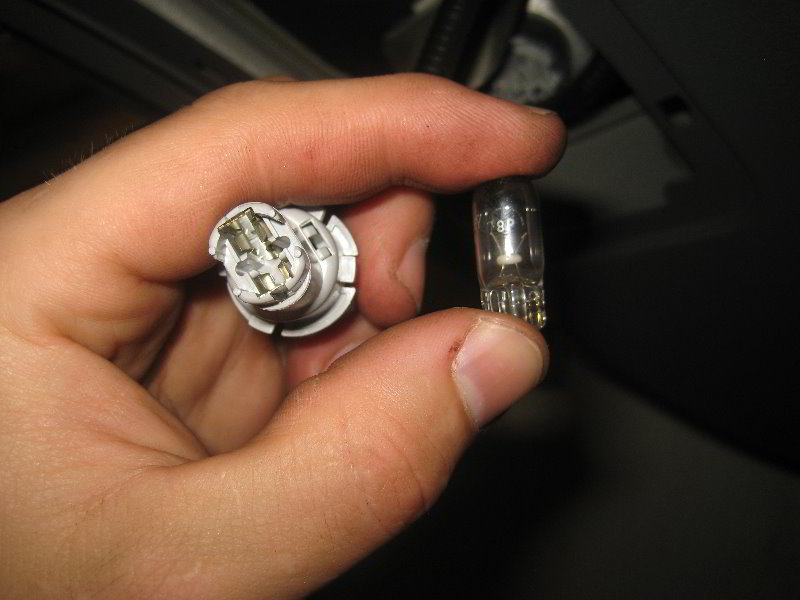 Honda-Odyssey-Tail-Light-Bulbs-Replacement-Guide-039