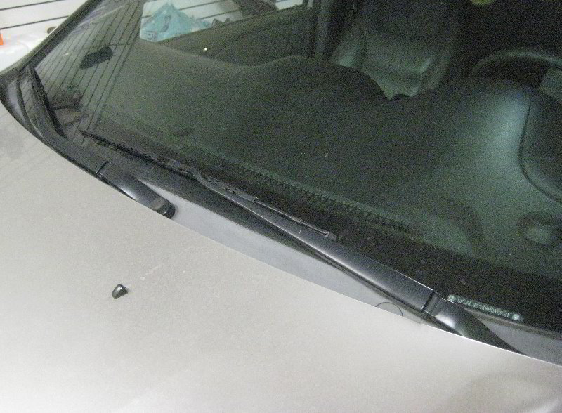 HondaOdysseyWindshieldWiperBladesReplacementGuide001