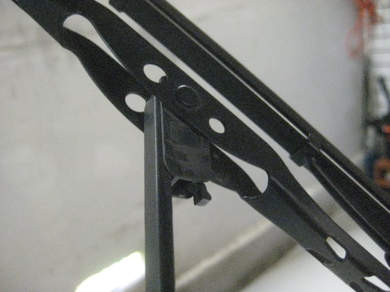 Honda-Odyssey-Windshield-Wiper-Blades-Replacement-Guide-003