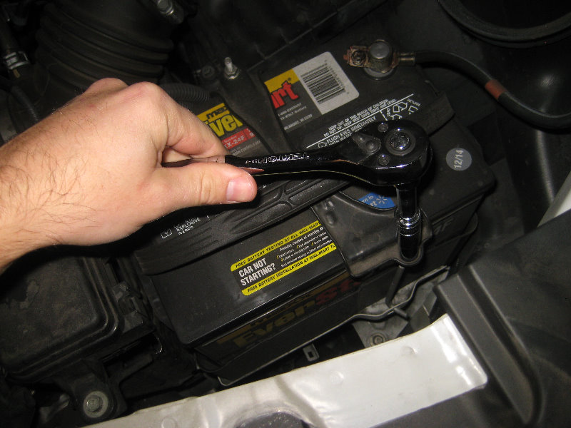 2009-2015-Honda-Pilot-12V-Automotive-Battery-Replacement-Guide-010
