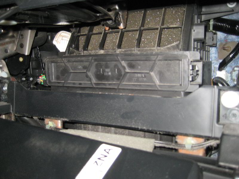 Honda-Pilot-HVAC-Cabin-Air-Filter-Replacement-Guide-016