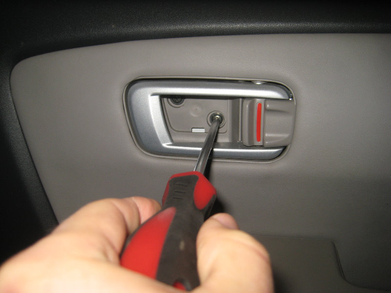 2009-2015-Honda-Pilot-Plastic-Interior-Door-Panel-Removal-Speaker-Upgrade-Guide-007