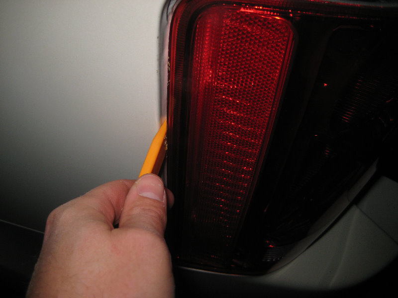 2009-2015-Honda-Pilot-Tail-Light-Bulbs-Replacement-Guide-007