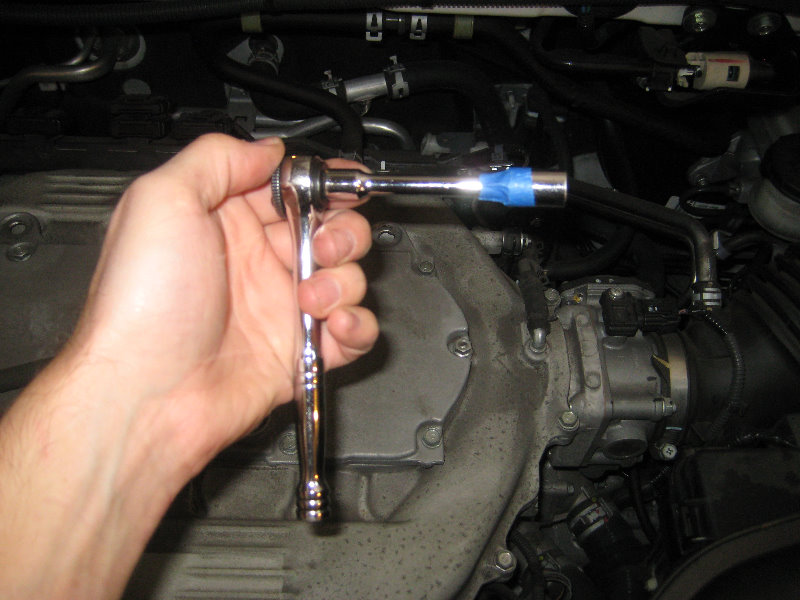 20092015HondaPilotV6EnginePCVValveReplacementGuide012