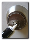 How-To-Lubricate-Sticking-Door-Lock-And-Key-008
