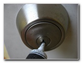 How-To-Lubricate-Sticking-Door-Lock-And-Key-009