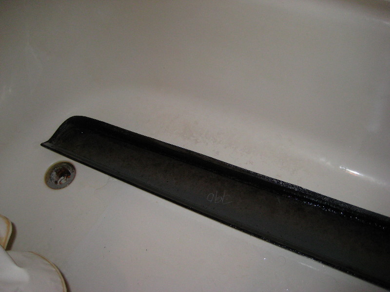 Reattach-Automotive-Door-Molding-Trim-008