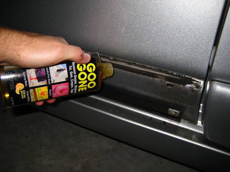 Reattach-Automotive-Door-Molding-Trim-009