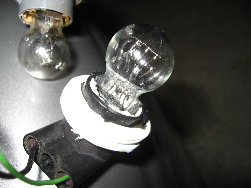 HowToFixTailLightHeadlightCondensation020