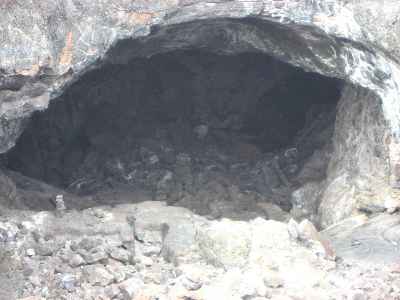 Hwy-19-Lava-Tube-Cave-Near-Kona-Big-Island-Hawaii-004
