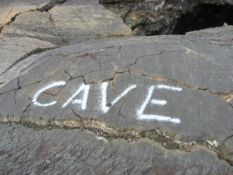 Hwy-19-Lava-Tube-Cave-Near-Kona-Big-Island-Hawaii-011