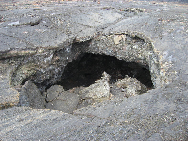Hwy-19-Lava-Tube-Cave-Near-Kona-Big-Island-Hawaii-012