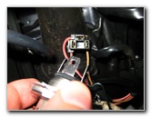 Hyundai-Accent-Headlight-Bulb-Replacement-Guide-012