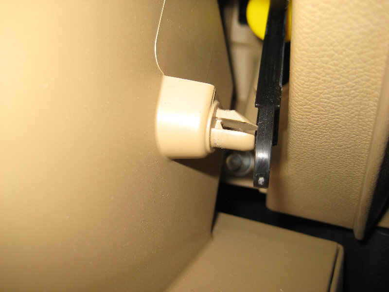 Hyundai-Elantra-HVAC-Cabin-Air-Filter-Replacement-Guide-004