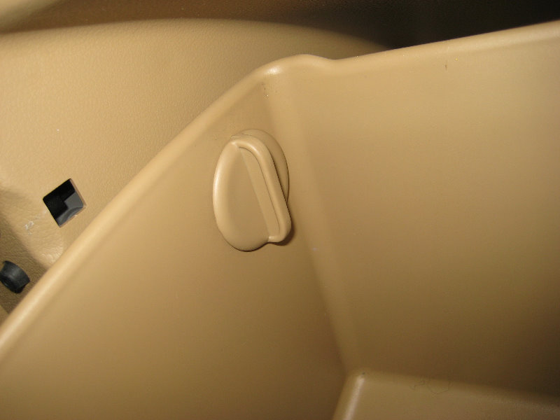 Hyundai-Elantra-HVAC-Cabin-Air-Filter-Replacement-Guide-007