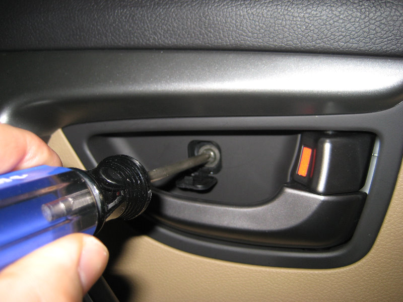 Hyundai-Elantra-Door-Panel-Removal-Speaker-Replacement-Guide-004