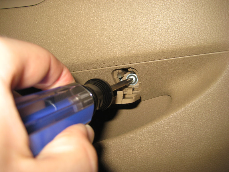 Hyundai-Elantra-Door-Panel-Removal-Speaker-Replacement-Guide-007