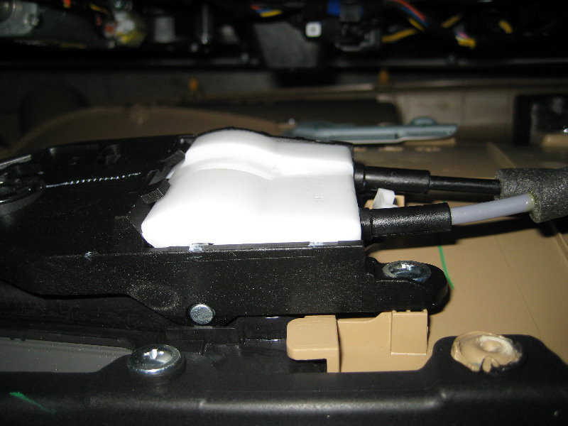 Hyundai-Elantra-Door-Panel-Removal-Speaker-Replacement-Guide-010