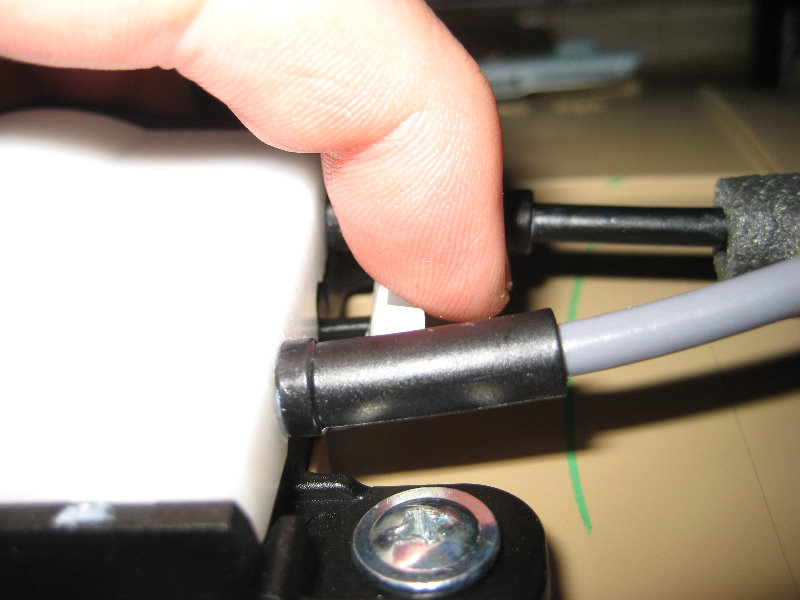 Hyundai-Elantra-Door-Panel-Removal-Speaker-Replacement-Guide-011