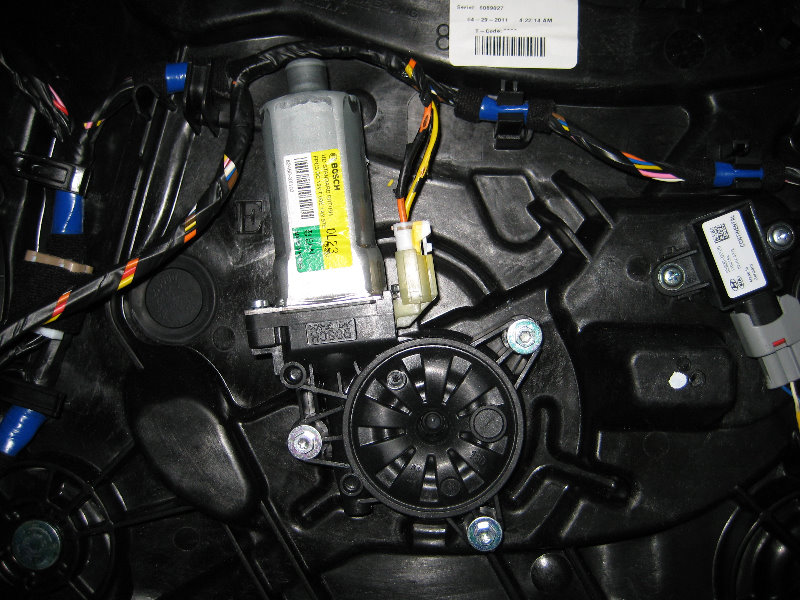 Hyundai-Elantra-Door-Panel-Removal-Speaker-Replacement-Guide-026