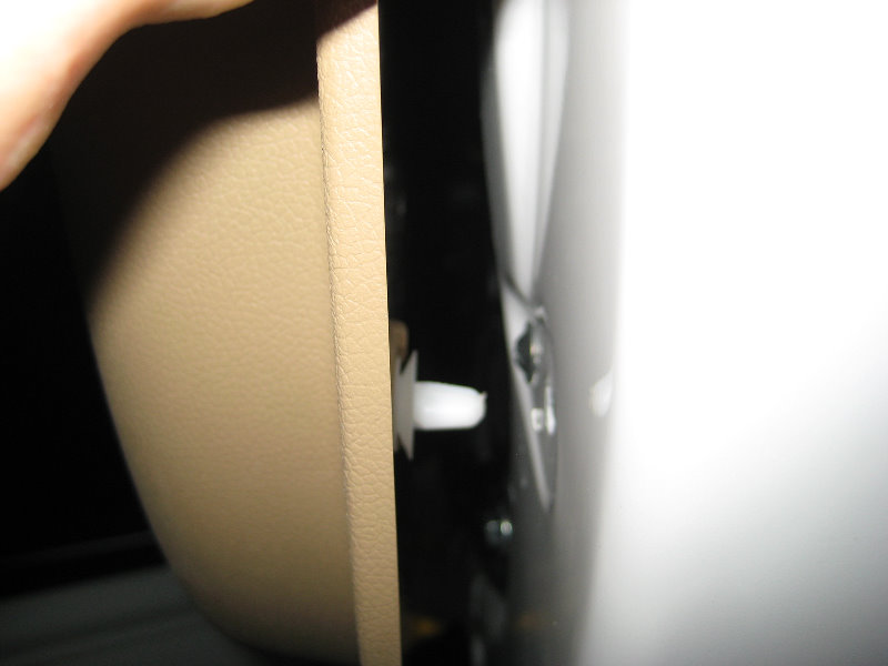 Hyundai-Elantra-Door-Panel-Removal-Speaker-Replacement-Guide-031