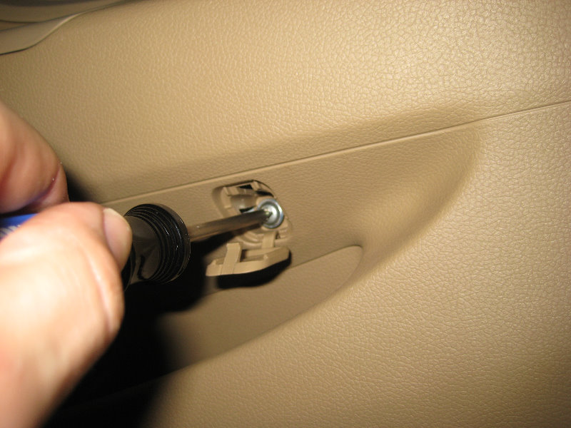 Hyundai-Elantra-Door-Panel-Removal-Speaker-Replacement-Guide-033