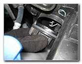 Hyundai-Elantra-Headlight-Bulbs-Replacement-Guide-016