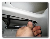 Hyundai-Elantra-Tail-Light-Bulbs-Replacement-Guide-038