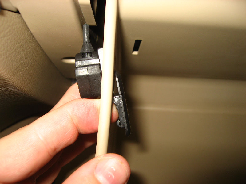 Hyundai-Santa-Fe-Cabin-Air-Filter-Element-Replacement-Guide-024