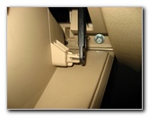 Hyundai-Santa-Fe-Cabin-Air-Filter-Element-Replacement-Guide-022