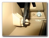 Hyundai-Santa-Fe-Cabin-Air-Filter-Element-Replacement-Guide-023