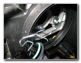 Hyundai-Santa-Fe-Headlight-Bulbs-Replacement-Guide-011